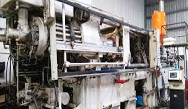 जुन्या पारंपरिक मशिनरी